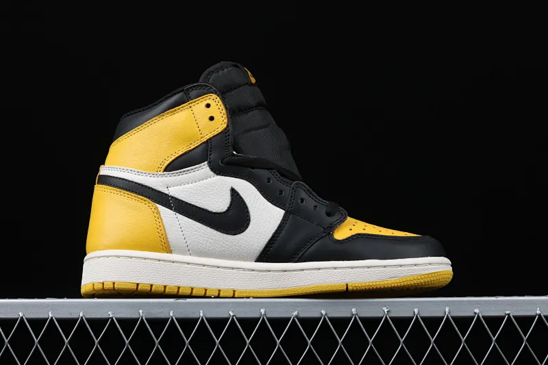 All categories Air Jordan Jordan series basketball shoes Air Jordan 1 High Air Jordan 1 Yellow Toe AJ1 OG black and yellow toe high-top basketball shoes AR1020-700